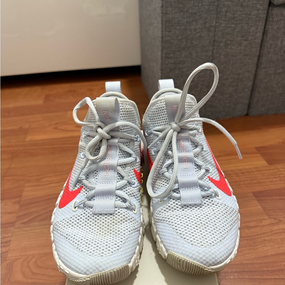Nike Metcons - Picture 3 of 3
